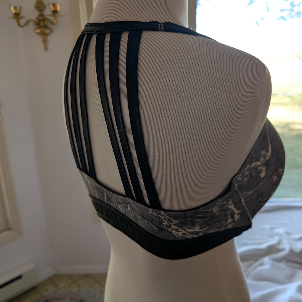 Victoria's Secret Black and Gray Strappy Bra